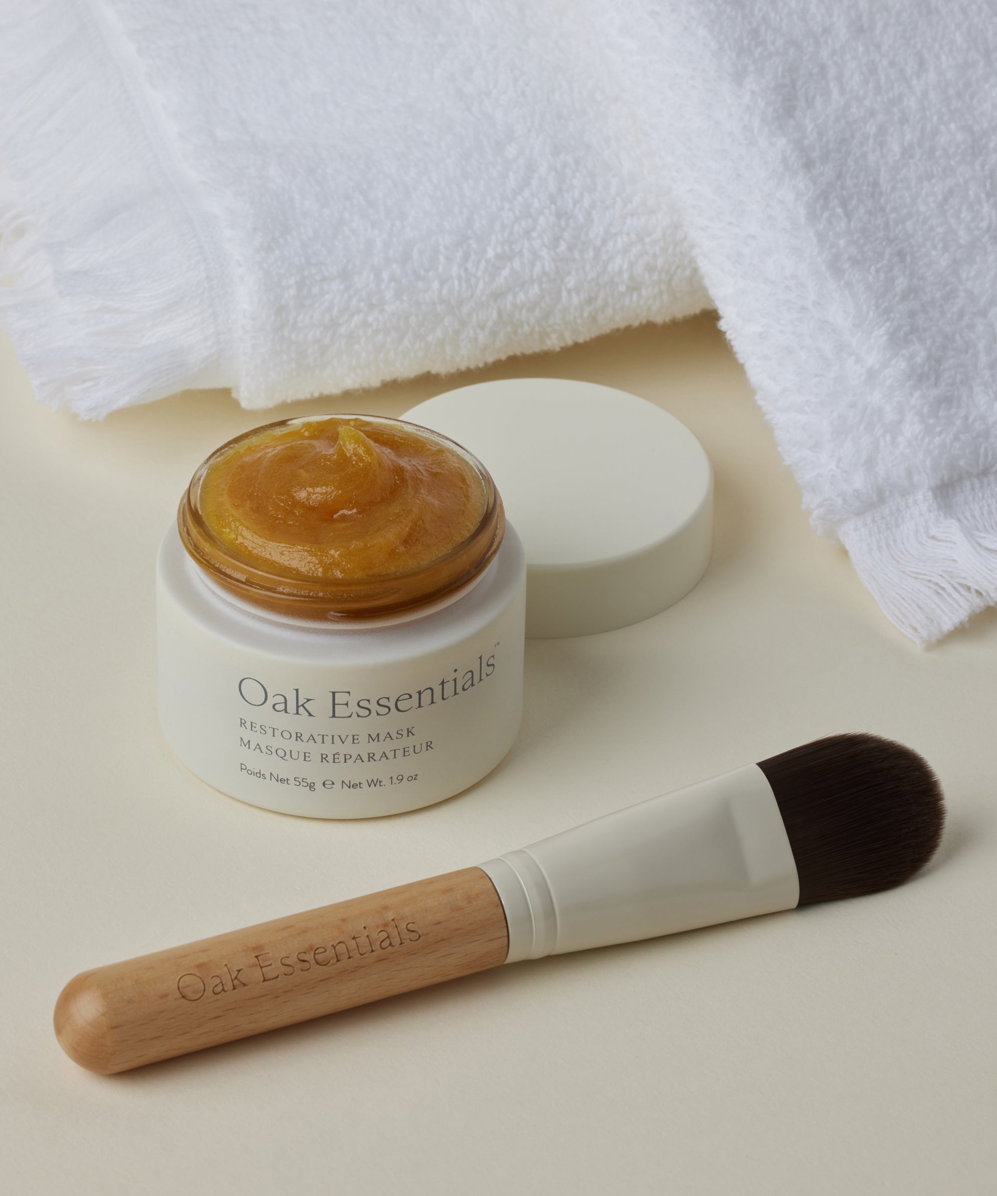 Mask Brush – Oak Essentials